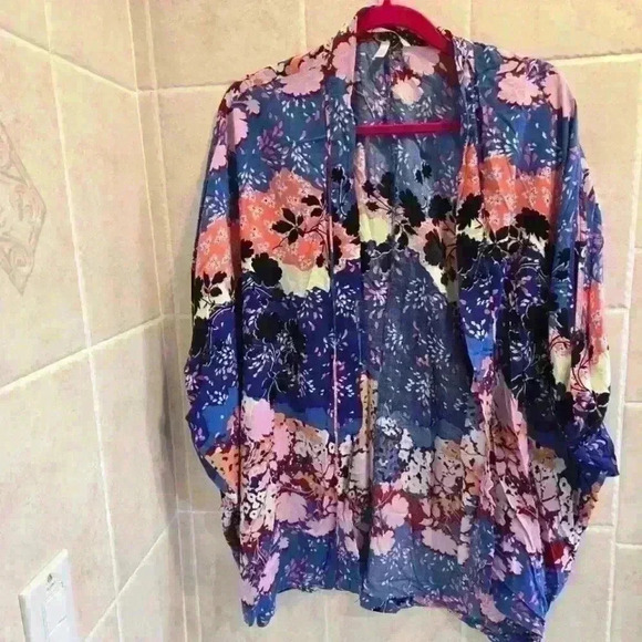 Victoria Secret Floral Cover Up,Size XS-S - Picture 4 of 4